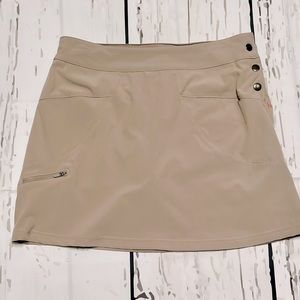 Koydan Freedom Trail Skorts Size Small Khaki Color